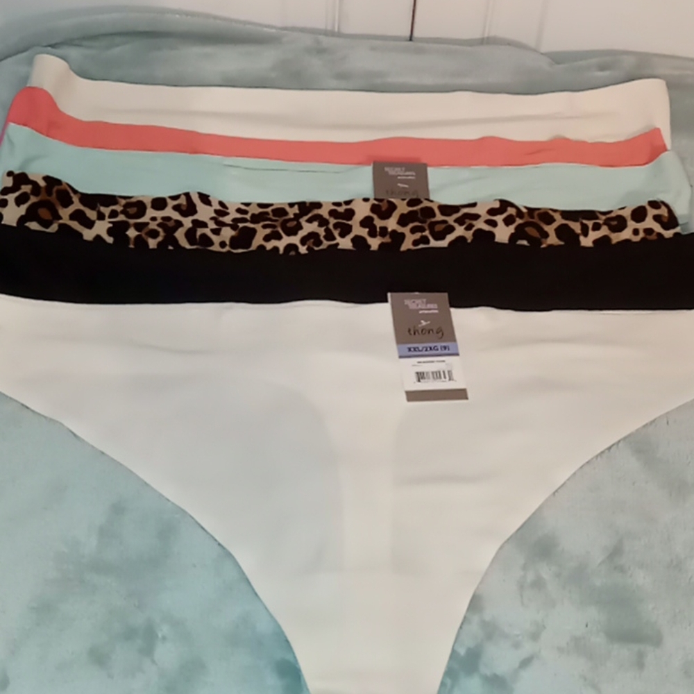 SECRET TREASURE INTIMATES